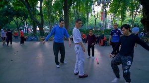 Пекинская пешеходная улица - центр шоппинга в Гуанчжоу. Жизнь в Китае.