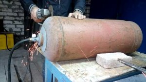 Как разрезать пропановый баллон .