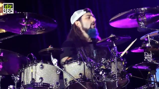 Mike Portnoy & Tony McAlphine: guitar solo - Tama 40th Anniversary Event - Part II смотреть онлайн