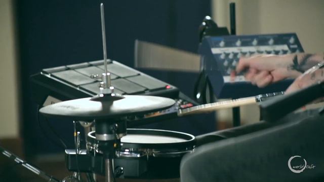 alt-J - "Left Hand Free" (Recorded Live for World Cafe) смотреть онлайн