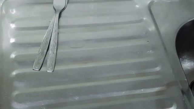 Как быстро и просто очистить столовые приборы. смотреть онлайн
