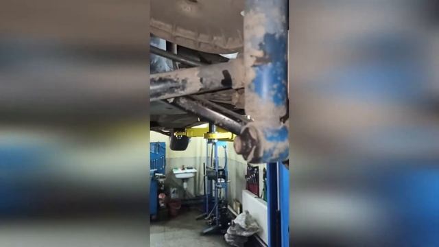 Замена Сайлентблоков заднего подрамника на BMW 3 в 46 кузове! смотреть онлайн