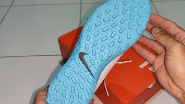 Nike Tiempo Legend 9 Club TF Sepatu Futsall / Mini Soccer Unboxing смотреть онлайн