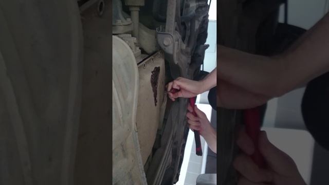 Зачем снимать поддон АКПП и менять фильтр "пеногаситель"? смотреть онлайн