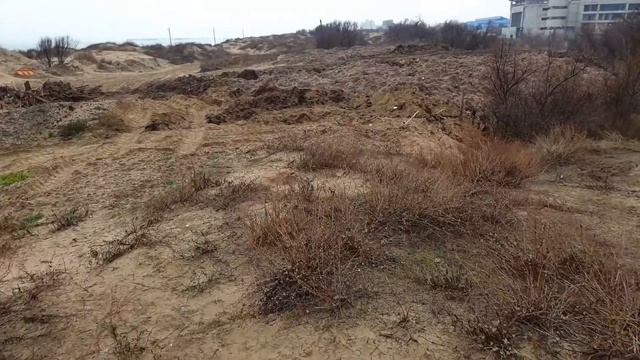 #АНАПА. ПОГОДА 6.03.2019 ЗАКАПЫВАЮТ МУСОР НА ДЮНАХ - ПЕЧАЛЬНОЕ ИСПОЛНЕНИЕ ПОРУЧЕНИЯ МЭРА смотреть онлайн