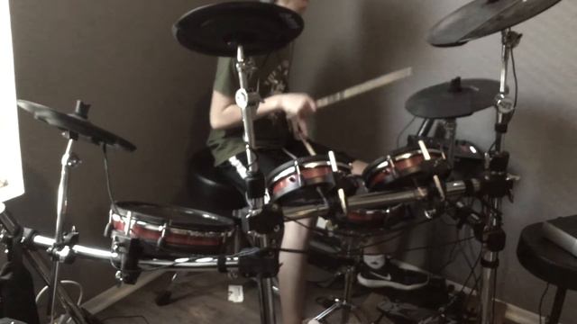 13 Year Old Plays Creep By Radiohead (Drum Cover) смотреть онлайн