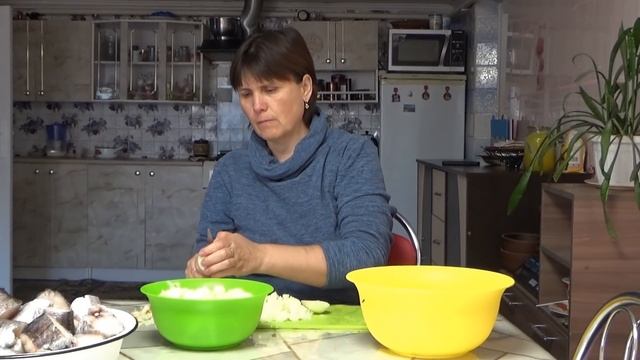 Наводим порядок в сарае. Жаренный минтай в маринаде. смотреть онлайн
