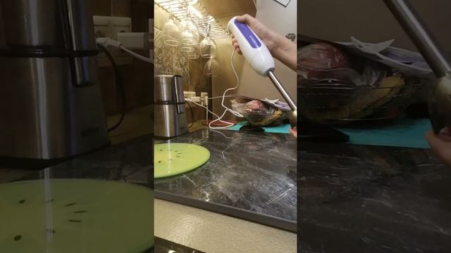 Видеообзор погружной блендер Kitfort KT-3051-1