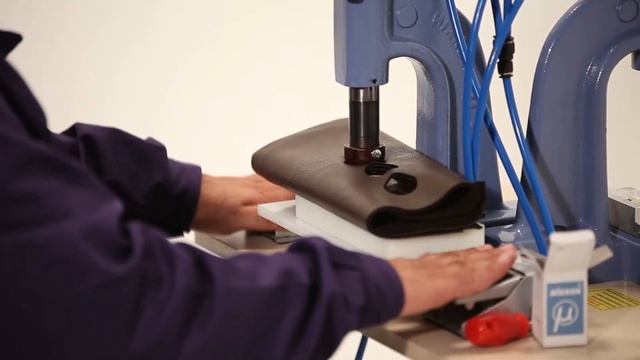 Ron Mikron пневматический станок для обтяжки пуговиц 3D FP (Рон Макина) смотреть онлайн