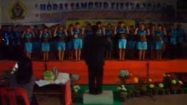 Paduan Suara SMA N 1 Tarutung At 