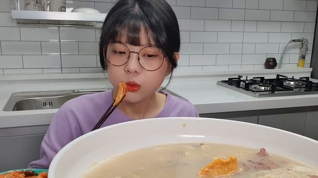 미치게 매운맛!?30살 기념으로 미친만두 넣어서 떡만둣국 먹방?Crazy Spicy Dumpling Eating Show Mukbang