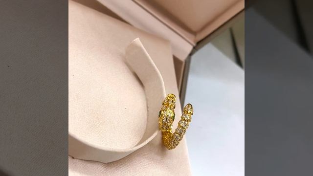Кольцо Bvlgari в виде змеи золото смотреть онлайн