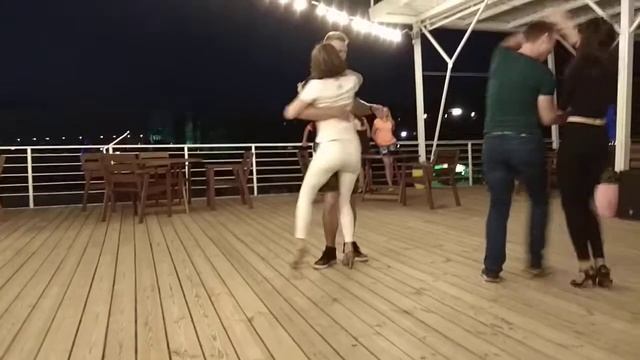 Bachata fusion. White pontoon. смотреть онлайн