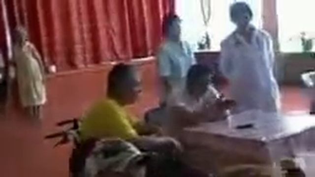 Нечеловеческое отношение и издевательство к инвалидам смотреть онлайн