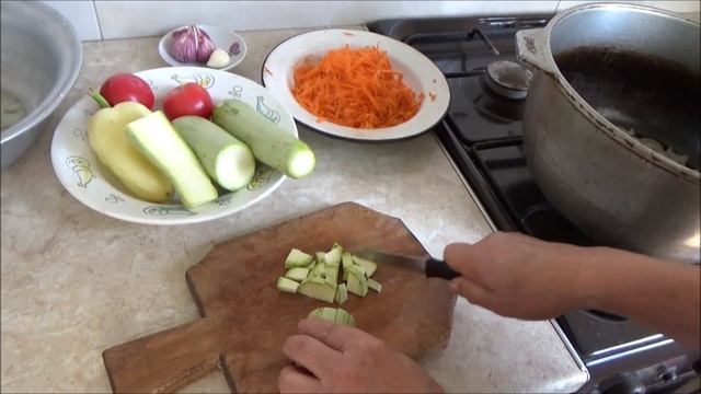 Нужно-ли чистить кабачки? А вы любите такие блюда? смотреть онлайн