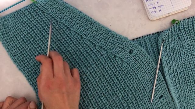 ХИТ СЕЗОНА! Мастер-класс кардиган спицами на 3х пуговицах полупатентной резинкой + v образный вырез смотреть онлайн