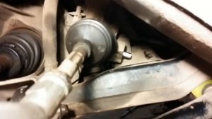 Устраняем люфт в рулевом механизме Рено Логан