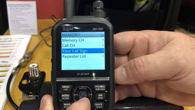 Icom ID-52 | First Look With Ray N9JA @ Huntsville Ham Fest 2021 смотреть онлайн