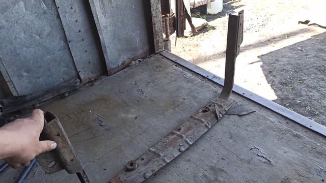 Нижнее крепление радиатора на Газель Соболь. Запчасти на газель соболь. Кузов. система охлаждения смотреть онлайн