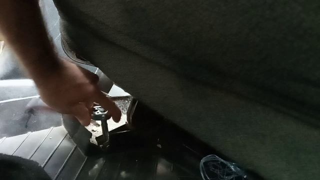 Как снимается кресло в автомобиле ваз 2110-11-12. смотреть онлайн