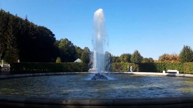 Менажерные фонтаны в Петергофе (Санкт-Петербург) смотреть онлайн