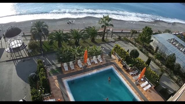 Абхазия. Гагра. Море. Вид на пляж с отеля Alex Beach. смотреть онлайн
