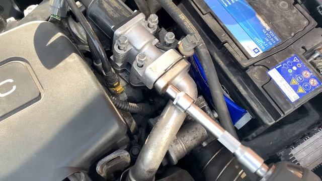 Как снять клапан EGR Opel Astra 1.7CDTI смотреть онлайн