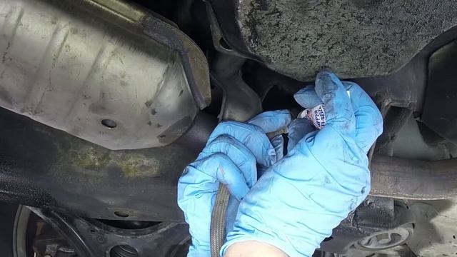 Ford Taurus (1996 - 2007) - Replace the oxygen sensor смотреть онлайн