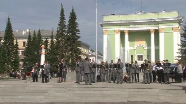 Муниципальный духовой оркестр г.Белорецк. Полонский "Цветущий май" смотреть онлайн