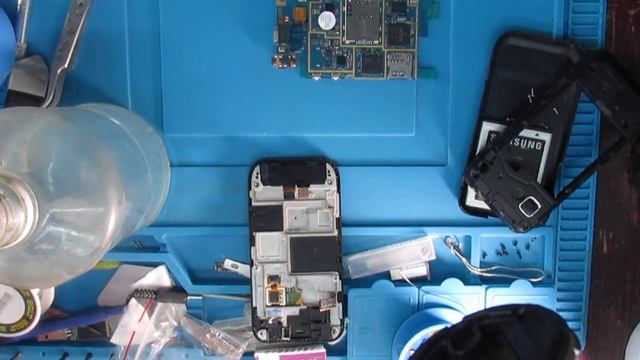 Разбор и чистка слухового динамика на Samsung s5250 смотреть онлайн