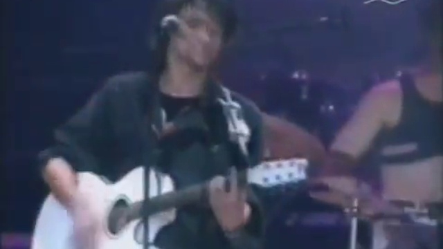 Кино (Виктор Цой) - Закрой за мной дверь LIVE смотреть онлайн