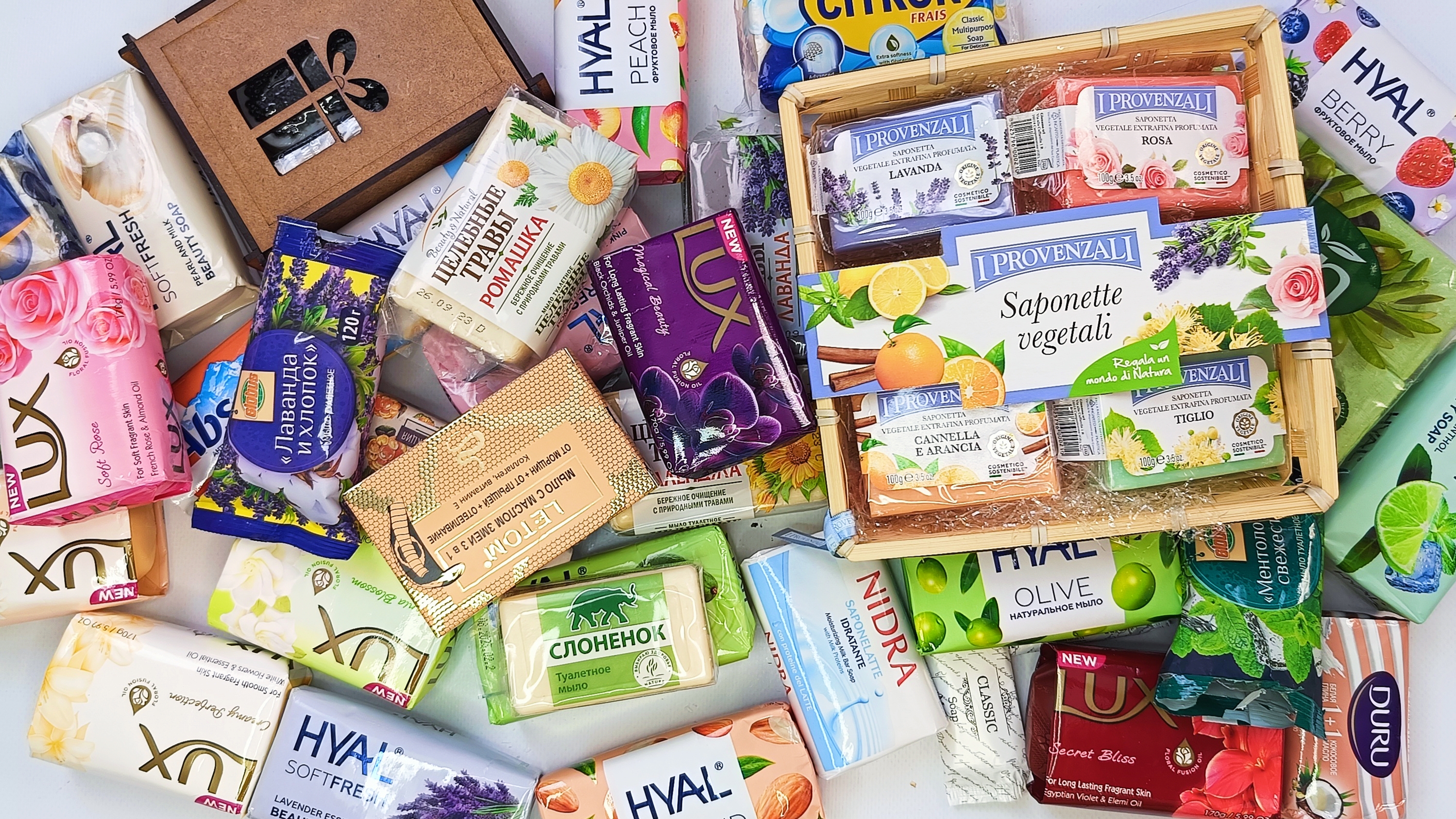 Распаковка и разбор мыла. Выбираем, чем будем мыть ручки. Асмр смотреть онлайн