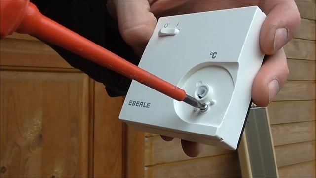 Монтаж обогревателей ИкоЛайн. Подготовка. Разбираем терморегулятор EBERLE RTR-E 6163. 16.05.2015. смотреть онлайн