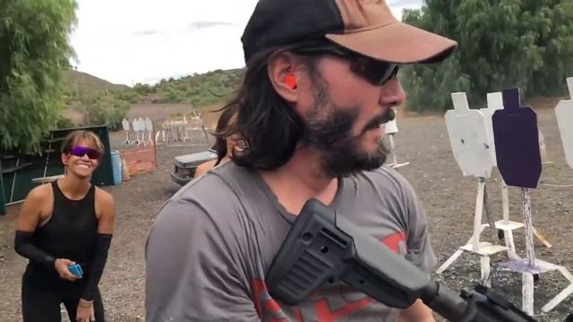 Тренировки Киану Ривза перед съёмками фильма "ДЖОН УИК 2" смотреть онлайн