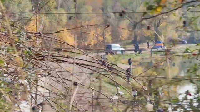 Алма-Ата. Наш ПАРХАЧ - озеро. Рыбаков много, хоть и за деньги. Значит есть улов. 15 10 2023. смотреть онлайн