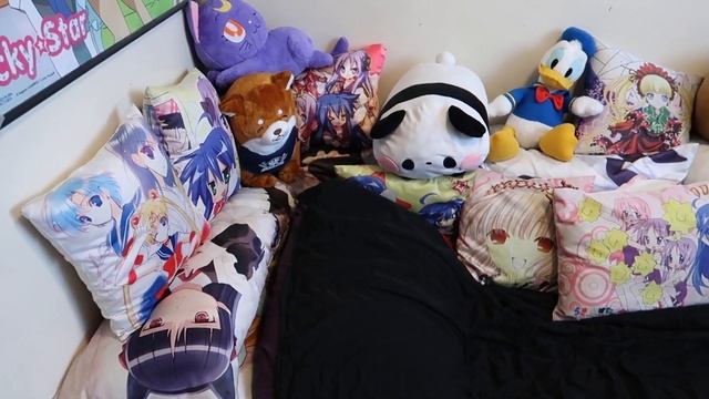 Anime Otaku Room Tour! смотреть онлайн