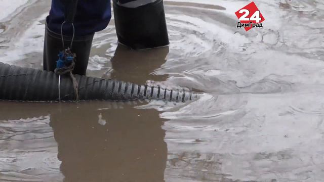 В ДИМИТРОВГРАДЕ КОММУНАЛЬЩИКИ БОРЮТСЯ С ПОСЛЕДСТВИЯМИ НЕПОГОДЫ смотреть онлайн