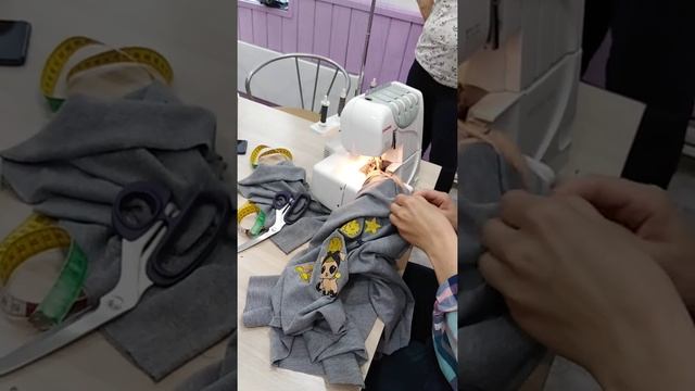 Обработка горловины трикотажа смотреть онлайн