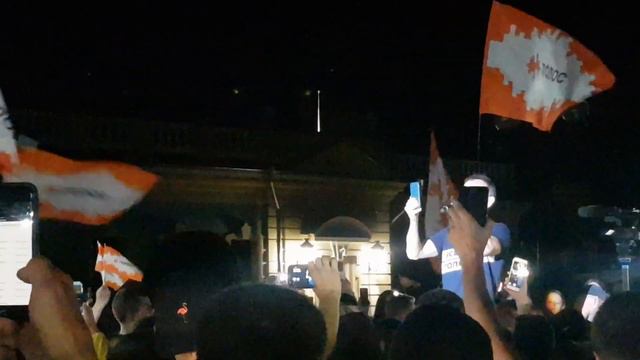 Типа случайно возникла идея прийти к Верховной Раде смотреть онлайн