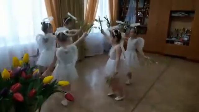 Танец-поздравление с 8 марта от студии танца "Сияние" с. Верх-Тула, 2018 г. смотреть онлайн