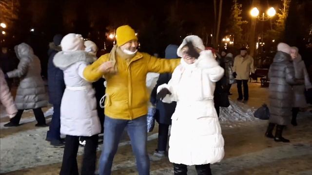 ТЫ И Я КРАСИВУЮ ЛЮБОВЬ ЗАКРУЖИМ смотреть онлайн