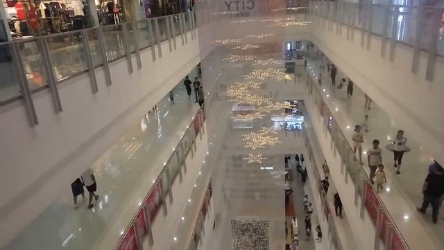 [Green buttons & voiceover] 2 Hyundai scenic elevators at SM city mall Xiamen Fujian China смотреть онлайн