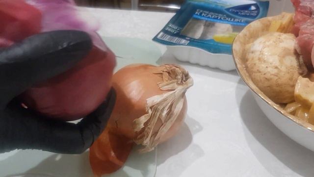 Сколько не готовлю, а СЕЛЕДОЧКА С КАРТОШЕЧКОЙ-лучшая еда для меня 👍🤩🥰 смотреть онлайн