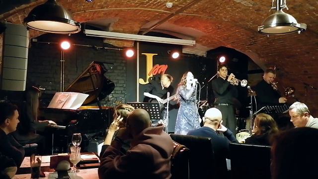 Леона Молотова & Stories Band - Бабушка (25.12.2022, Jam Club) смотреть онлайн