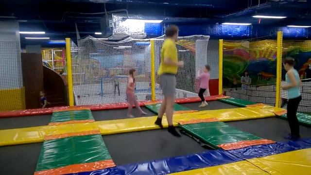 ВЛОГ АЛИСА В ДЕТСКОМ РАЗВЛЕКАТЕЛЬНОМ ЦЕНТРЕ/ТРЦ МОНПАНСЬЕ В ПЕТЕРБУРГЕ/JOKI-JOYA/Park Kids Playroom смотреть онлайн