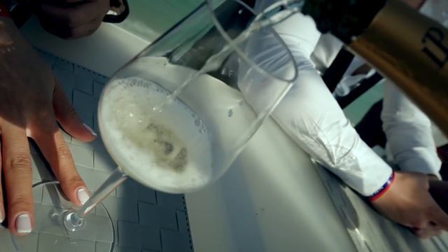 Dinner in the Sky - Mamaia смотреть онлайн