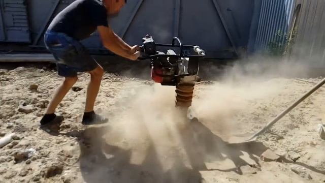 Уплотнение грунта вибротрамбовкой смотреть онлайн