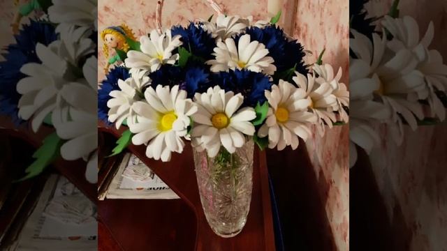 Полевые цветы, васильки и ромашки смотреть онлайн