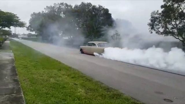 Custom 1952 Pontiac Chieftain Hardtop смотреть онлайн