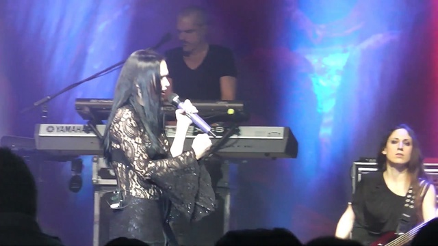 Tarja Turunen - I Walk Alone смотреть онлайн